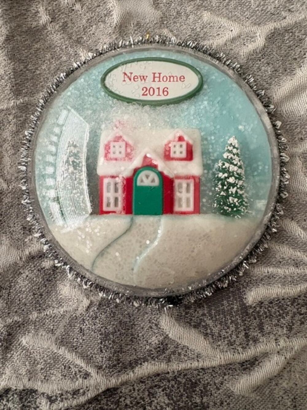 Hallmark Keepsake Ornament New Home 2016 with Box
